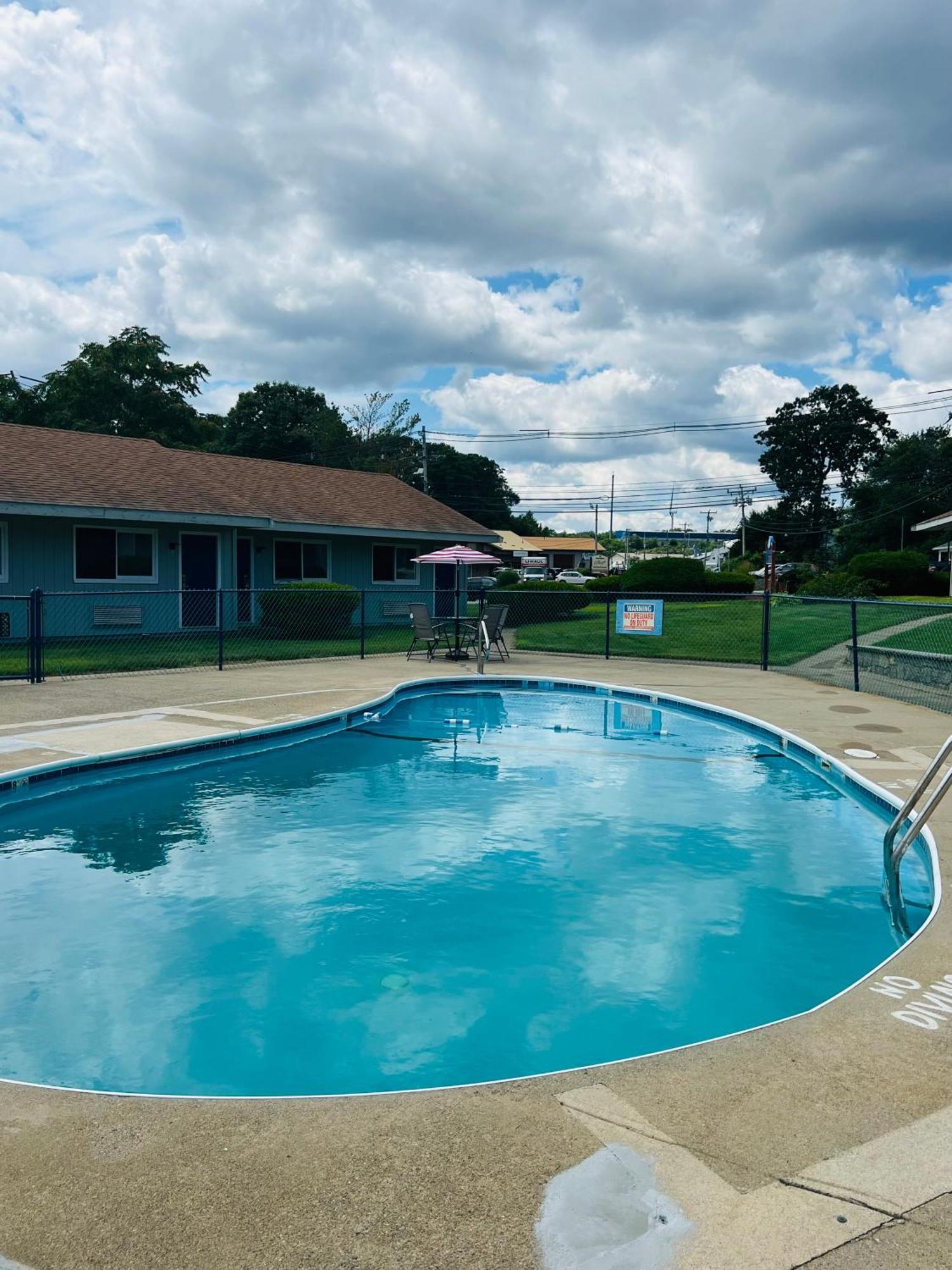 Captain'S Lodge Motel 글로스터 외부 사진