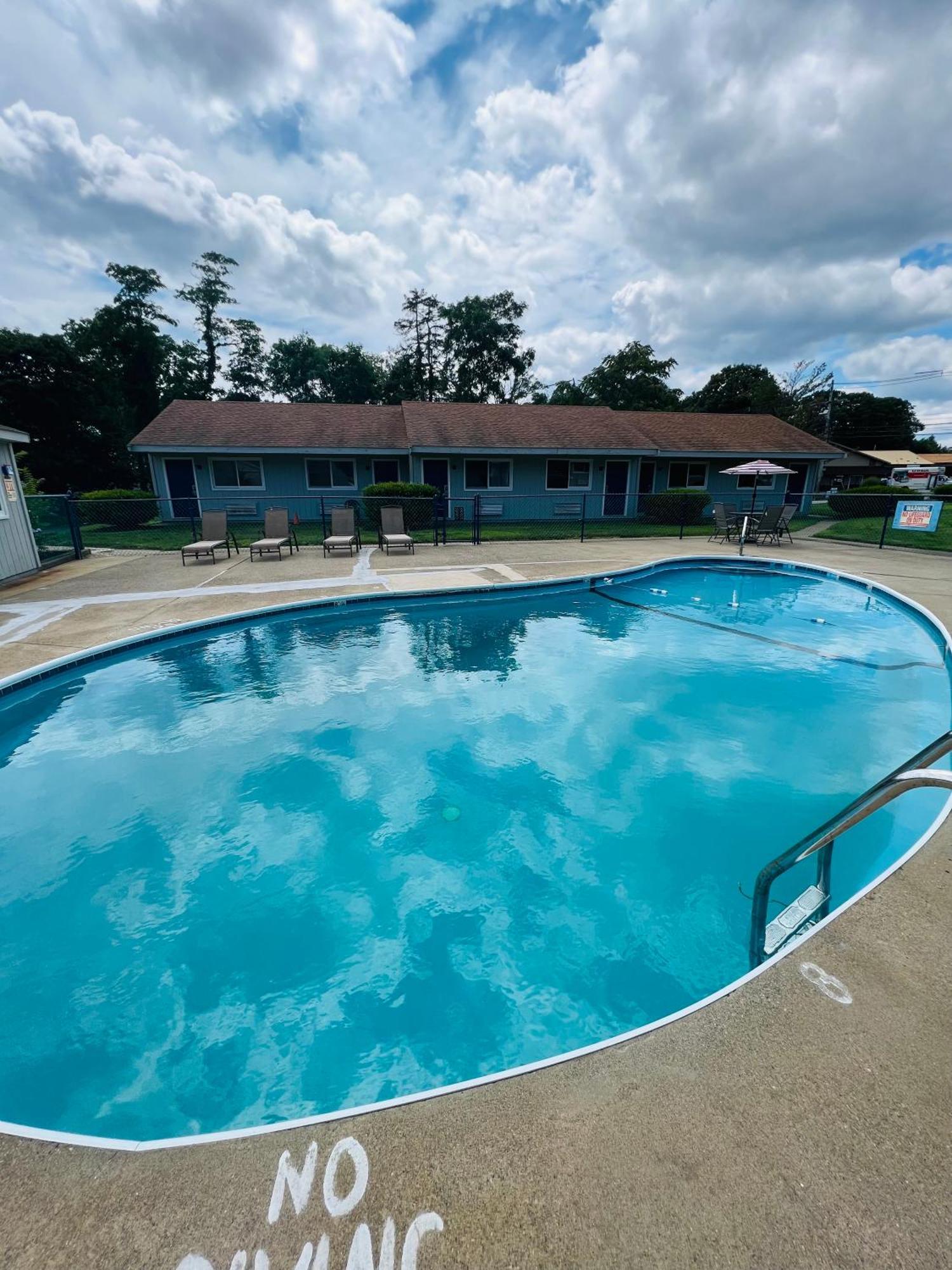 Captain'S Lodge Motel 글로스터 외부 사진