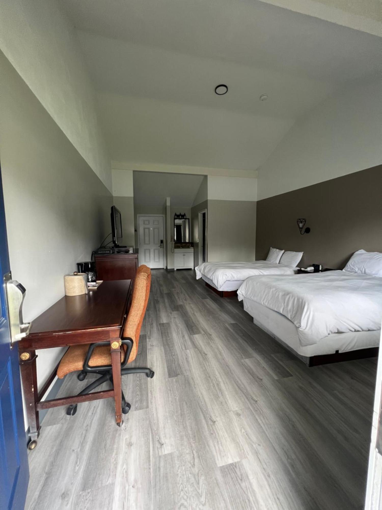 Captain'S Lodge Motel 글로스터 외부 사진